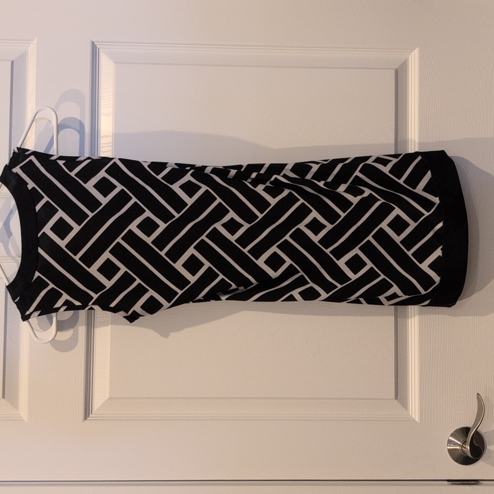 Black And White Geometric Pattern Sleeveless Dress - image 2